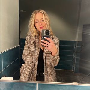 Meet your Posher, Savannah